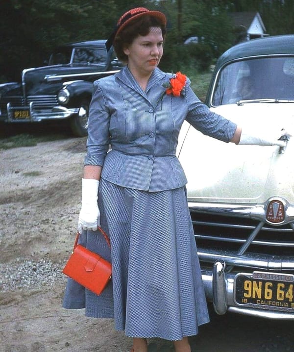 Vintage Snapshots: Fancy Dressers And Their Cars, 1950s-1960s 4 e034fc769dbcd8cc3bdaae1bf4c50fc6