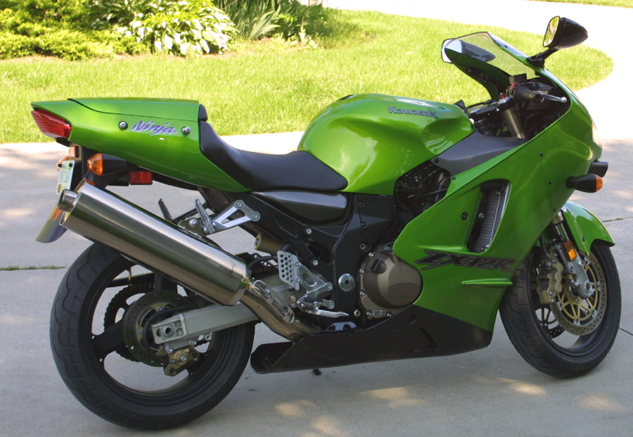 Teenage kicks: The Kawasaki H2 and Suzuki GT750 are revving up