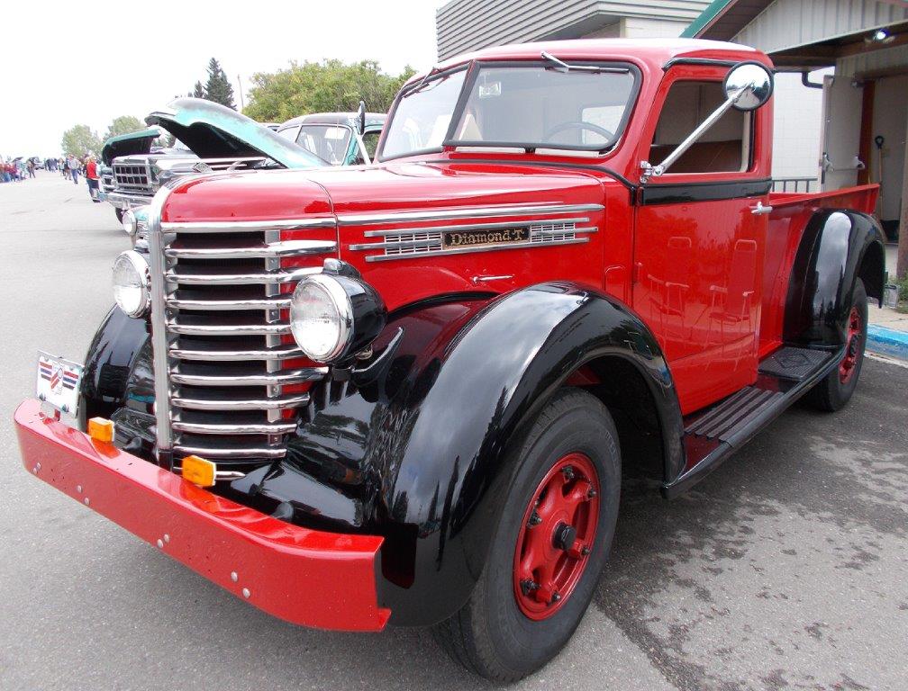 Vintage Truck of the Day: 1935 Diamond T - Stylish, With Fog Lights And ...