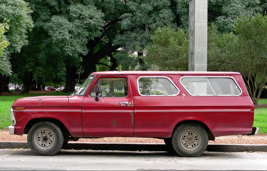 Suburan ford