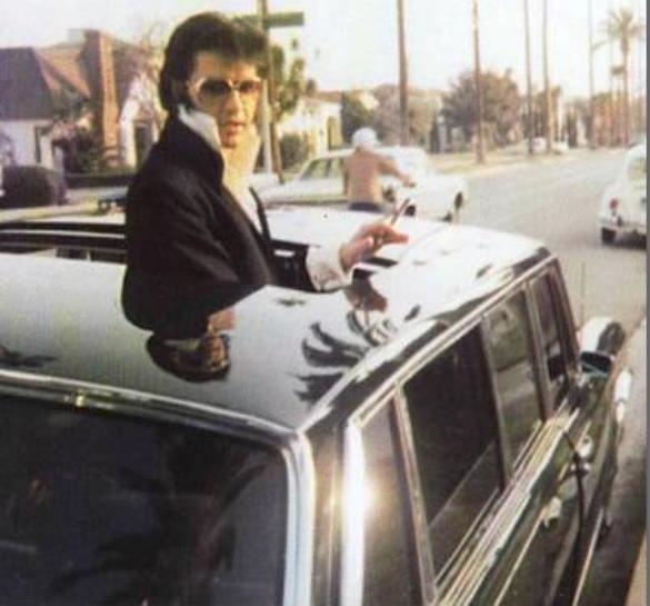 Elvis shot ford #9
