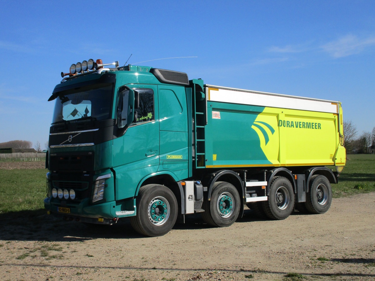 Volvo FMX 8×4 Tractor