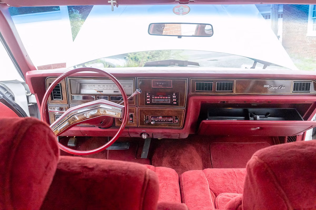 1979 Lincoln Continental Town Car: A 14,500-Mile Original Owned By The Same Family For 45 Years 6 Dashboard of 1979 Lincoln Continental Town Car